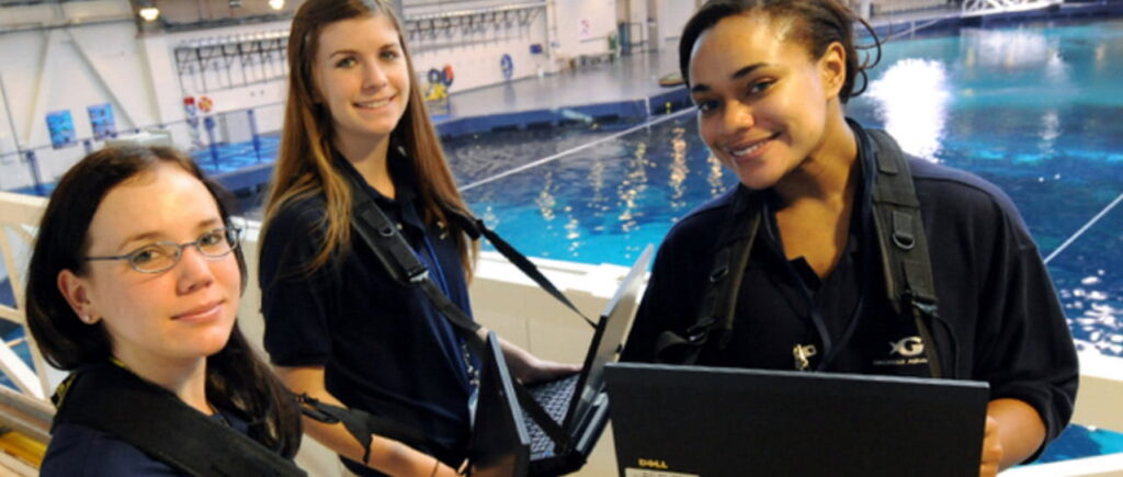 GSU students working at Georgia Aquarium
